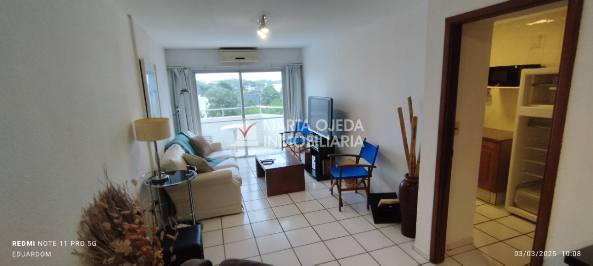 Apartamento ID.40682 - Muy lindo apartamento amplio con buena orientacion 2 dormitorio con garaje y servicios del complejo.