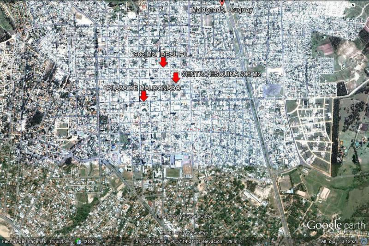 PROPIEDAD ESQUINERA CENTRO DE MALDONADO IDEAL PUNTO COMERCIAL Y/O 9 PISOS