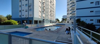 Apartamento ID.2547 - Muy lindo apartamento amplio con buena orientación 2 dormitorios  2 baños terraza garaje en sub suelo.- recepción, servicios varios piscina barbacoas