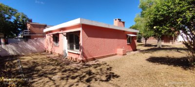 Maldonado, terreno con construcciones ideal inversores