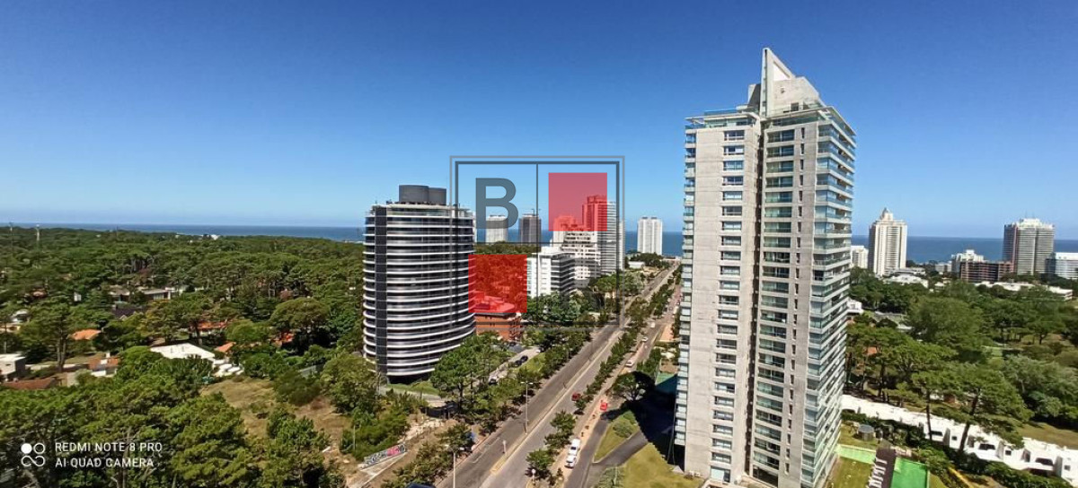 Apartamento ID.1021 - EDIFICIO ALTA GAMA ALQUILER EXCELENTE VISTA Y EQUIPAMIENTO