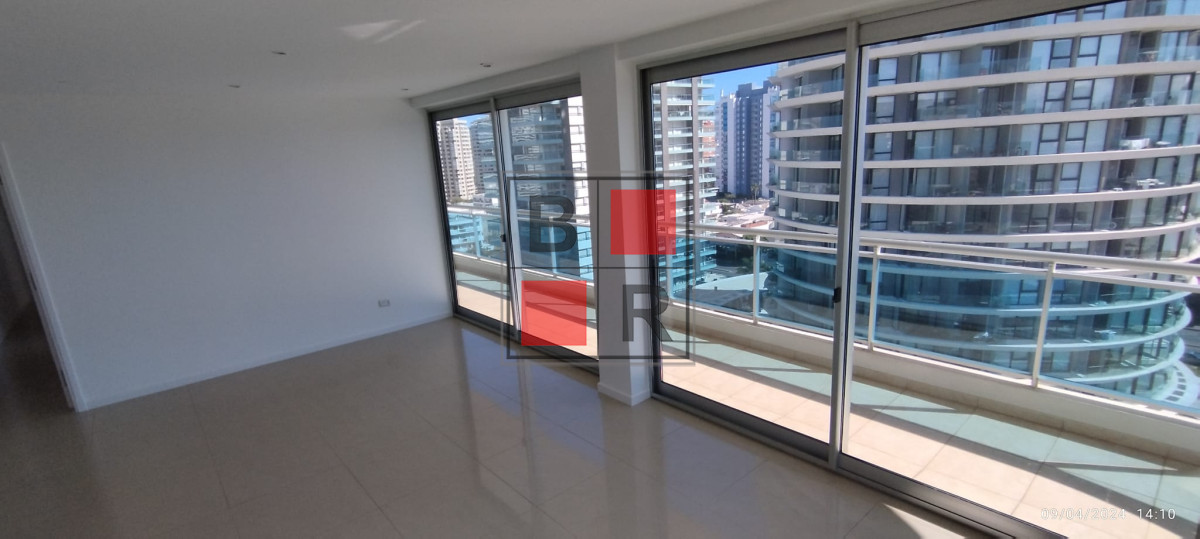 Apartamento ID.985 - TORRE A PASOS DE PLAYA MANSA FRENTE A HOTEL ENJOY MUY BUENA INVERSION Y MUY BUENA RENTABILIDAD.-