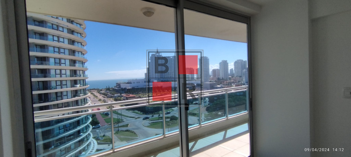 Apartamento ID.985 - TORRE A PASOS DE PLAYA MANSA FRENTE A HOTEL ENJOY MUY BUENA INVERSION Y MUY BUENA RENTABILIDAD.-
