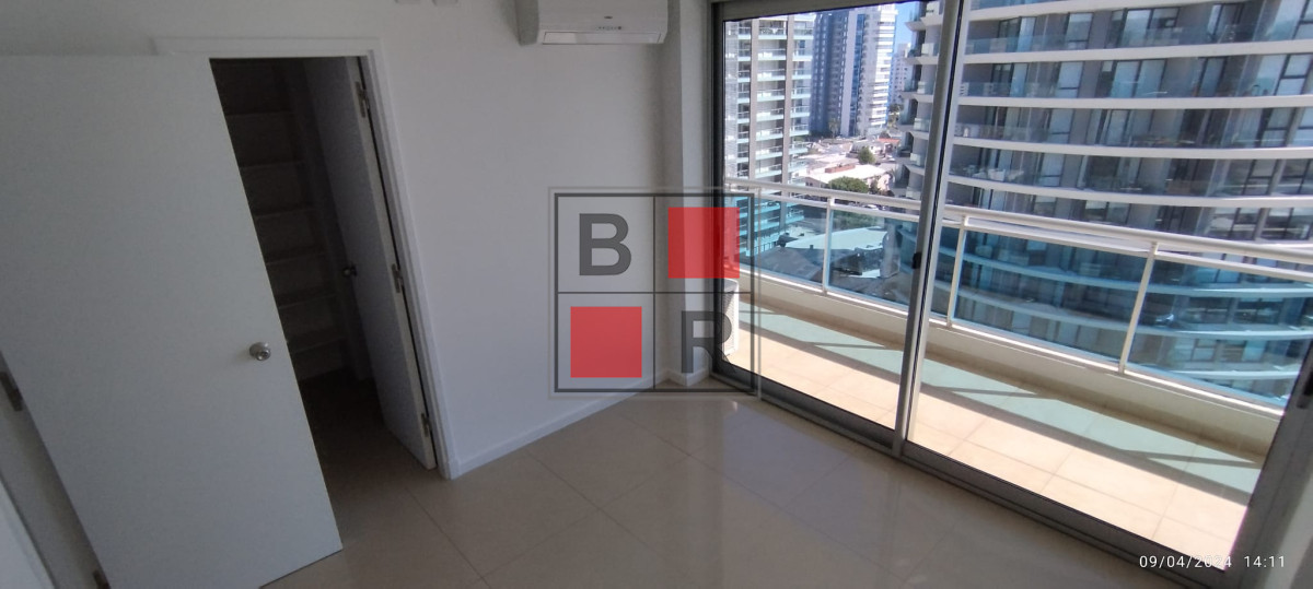 Apartamento ID.985 - TORRE A PASOS DE PLAYA MANSA FRENTE A HOTEL ENJOY MUY BUENA INVERSION Y MUY BUENA RENTABILIDAD.-