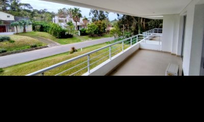 EXCELENTE EDIFICIO CON TODOS LOS SERVICIOS DE NIVEL