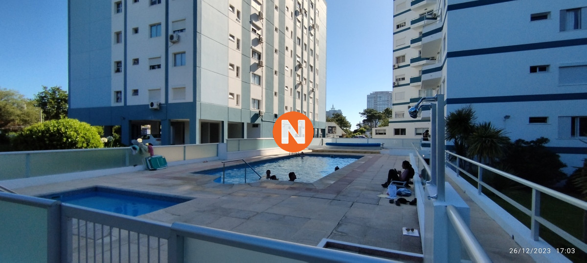 Apartamento Ref.222015 - Muy lindo apartamento amplio con buena orientacion 2 dormitorio con garaje y servicios del complejo.
