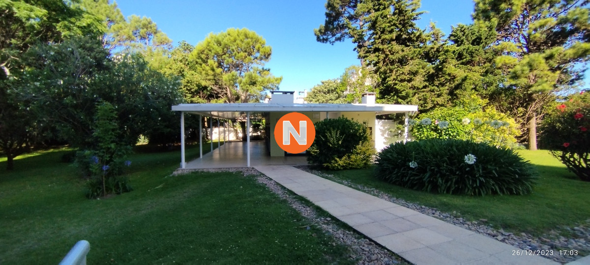 Apartamento Ref.222015 - Muy lindo apartamento amplio con buena orientacion 2 dormitorio con garaje y servicios del complejo.