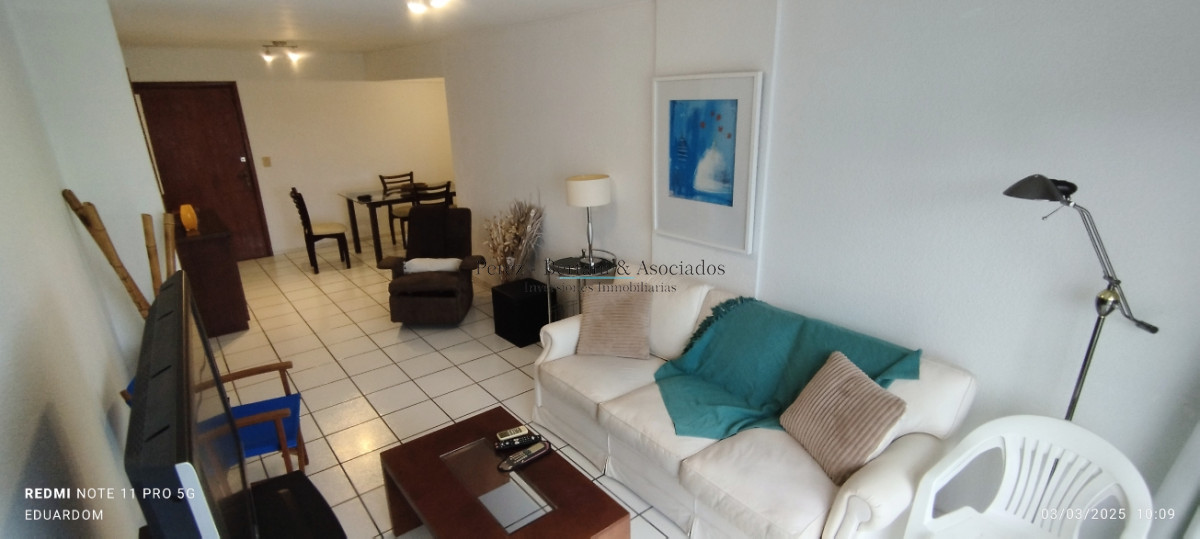 Apartamento ID.123 - Muy lindo apartamento amplio con buena orientación 2 dormitorios  2 baños terraza garaje en sub suelo.- recepción, servicios varios piscina barbacoas