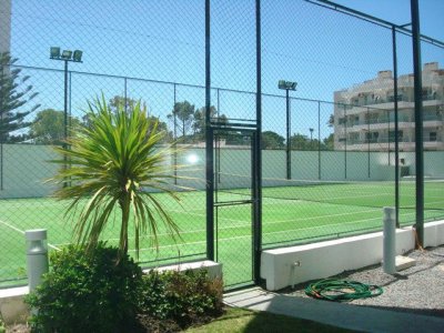 Torre alta gama.- 2 dormitorios en suite uno con vestidor,living comedor terraza con jacuzzi toilette cocina con lavadero. - EMP304A