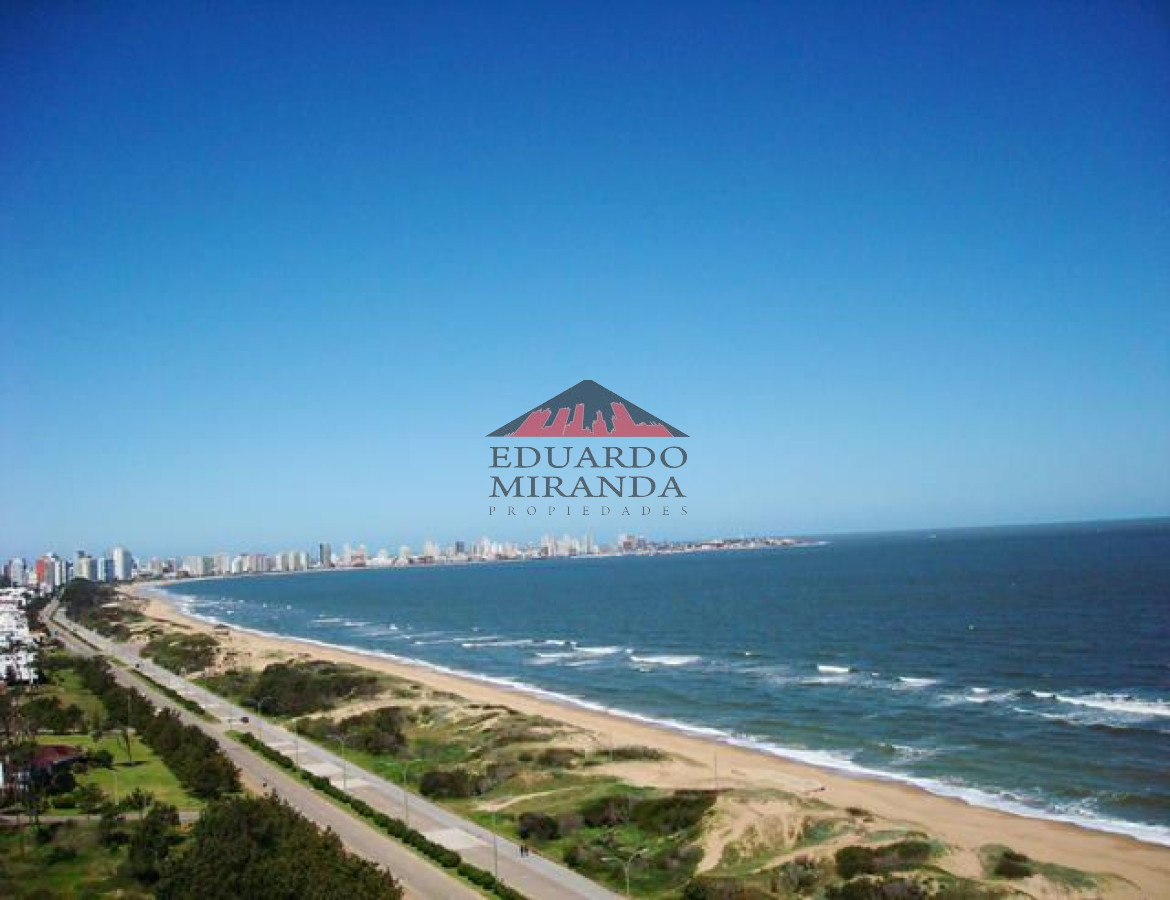 APARTAMENTO DE EXCELENTE CATEGORIA ALTA GAMA VISTA A LA BAHIA. - EMP218A