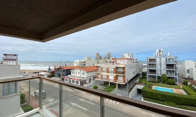 MUY LINDO APARTAMENTO SOBRE AVDA.A PASOS DE  BRAVA,.