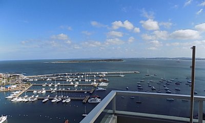 VENTA APARTAMENTO FRENTE AL PUERTO TORRE TRADICIONAL EXCELENTE VISTA-