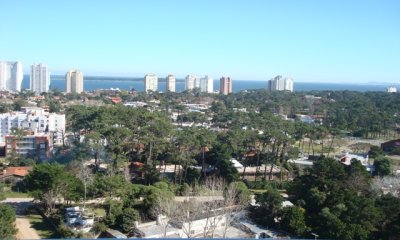 EXCELENTE COMPLEJO A PASOS DE PLAYA BRAVA
