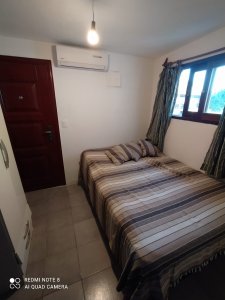 muy linda casa con piscina climatizada para descanso temporal 4 dormitorios tres baÑos living comedor cocina comedor barbacoa parrilla gran parque. - emp219c