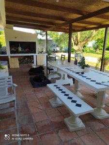 muy linda casa con piscina climatizada para descanso temporal 4 dormitorios tres baÑos living comedor cocina comedor barbacoa parrilla gran parque. - emp219c