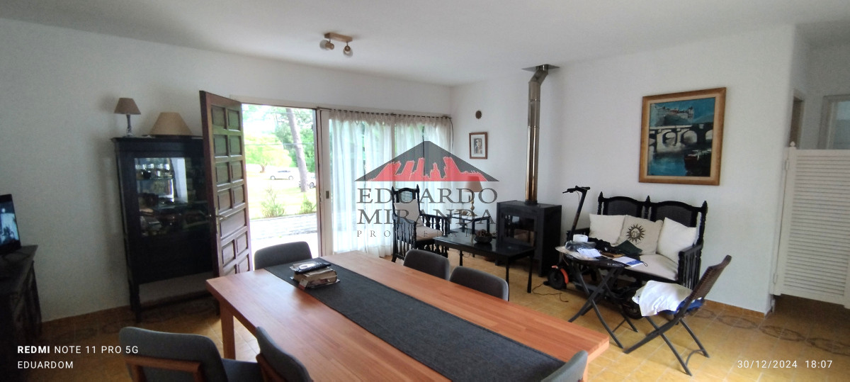 CASA ALQUILER TEMPORAL.- linda propiedad de 3 dormitorios equipada para hasta 8 personas cuenta con 1 baño living comedor cocina patio con parrilla  - EMP2921C