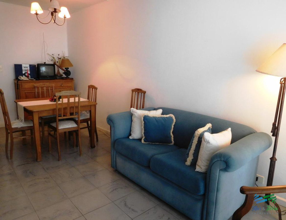 Apartamento ID.4220 - Vendo apartamento 1 dormitorio con garage en Peninsula, Punta del Este