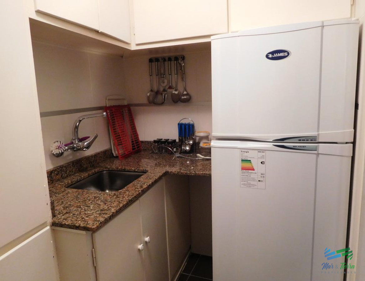 Apartamento ID.4220 - Vendo apartamento 1 dormitorio con garage en Peninsula, Punta del Este