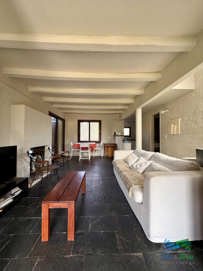 Casa ID.5799 - Casa en Barrio privado con piscina y cancha de tenis.Zona Pinares 