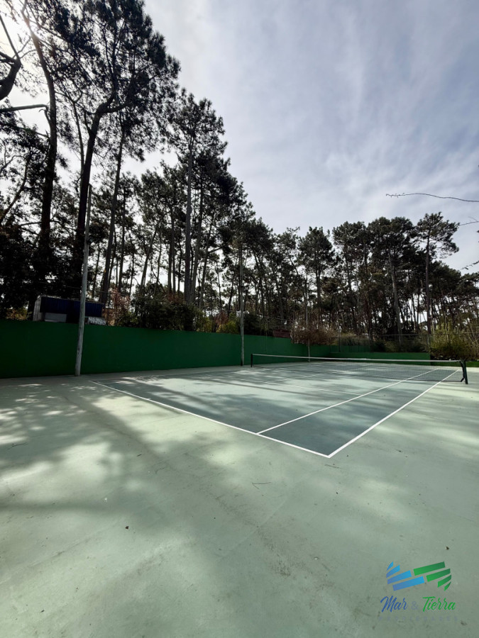 Casa ID.5799 - Casa en Barrio privado con piscina y cancha de tenis.Zona Pinares 