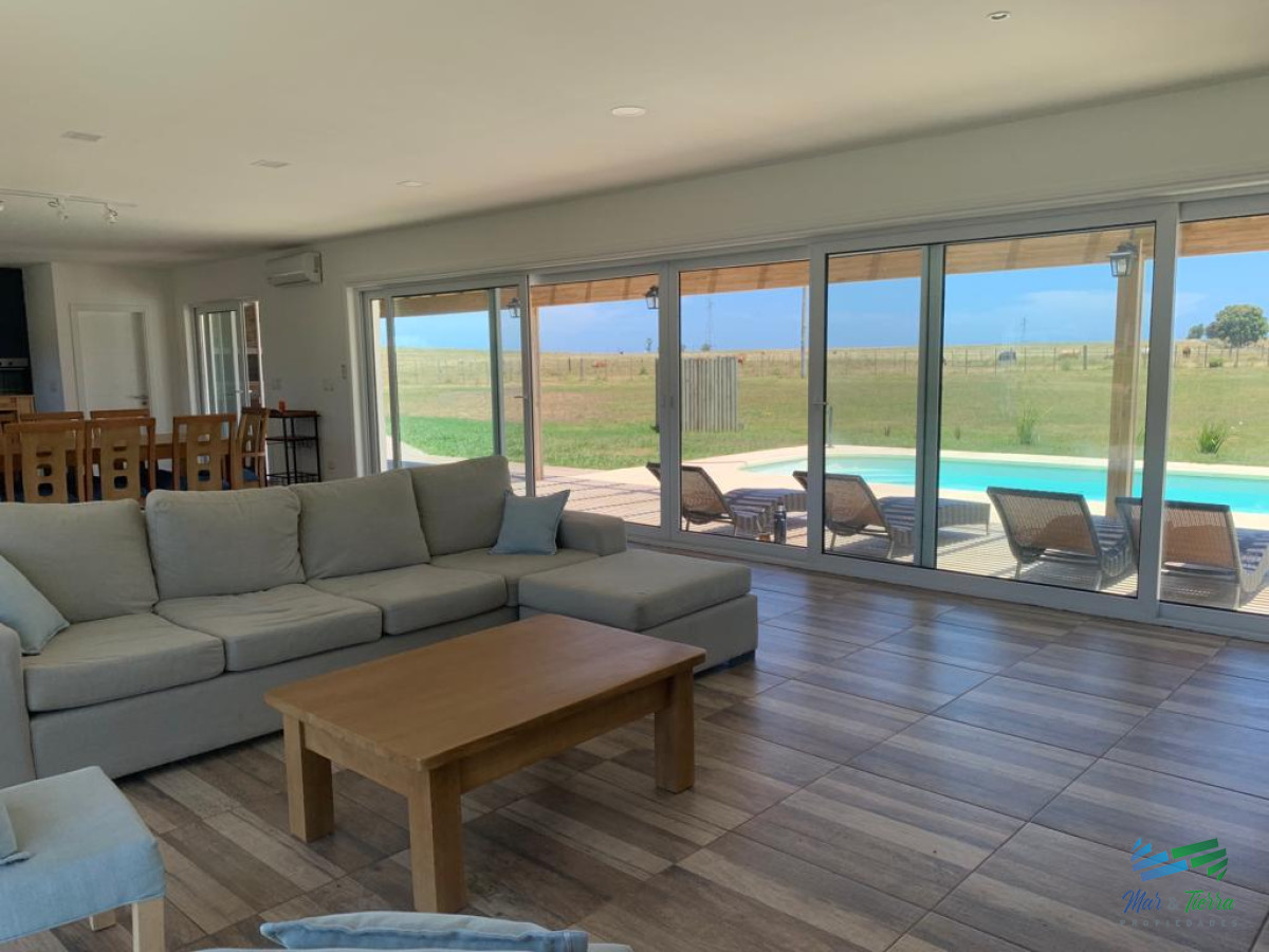 Casa ID.4626 - Moderna casa en El Quijote en venta y alquiler