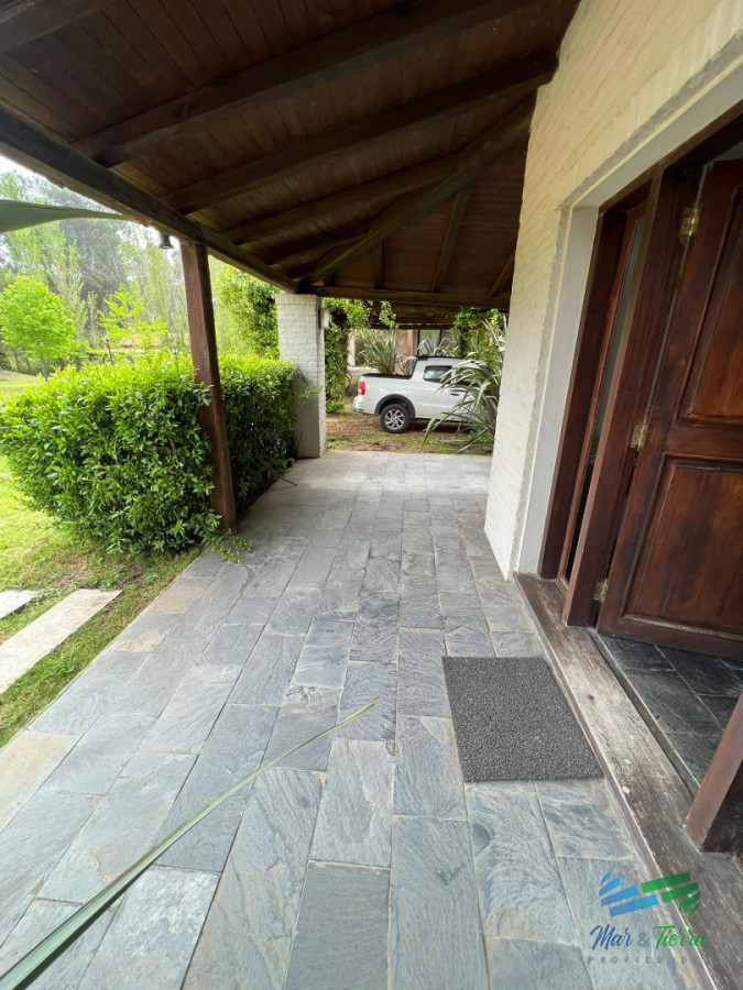 Casa ID.5799 - Casa en Barrio privado con piscina y cancha de tenis.Zona Pinares 