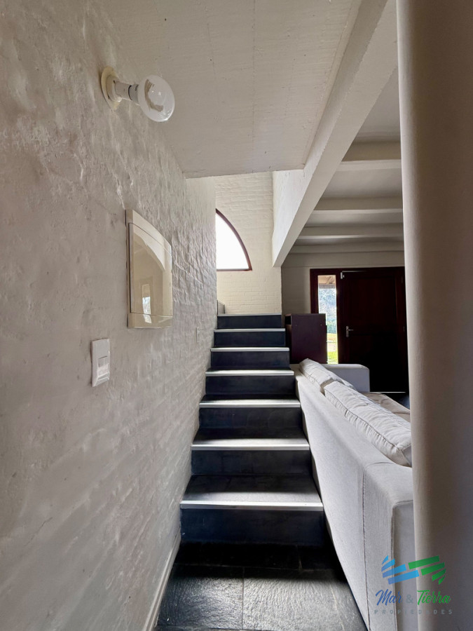 Casa ID.5799 - Casa en Barrio privado con piscina y cancha de tenis.Zona Pinares 
