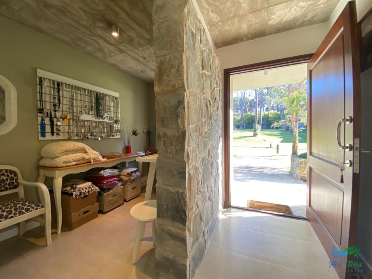 Casa ID.4627 - En venta moderna casa en barrio privado , Punta del Este