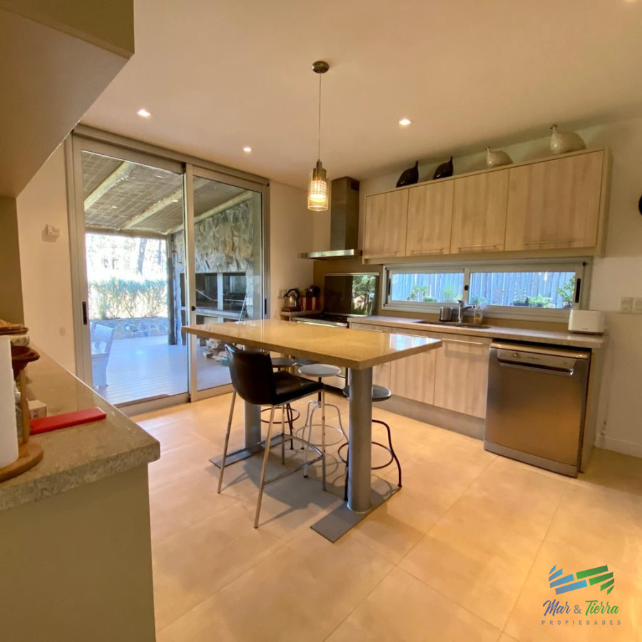 Casa ID.4627 - En venta moderna casa en barrio privado , Punta del Este