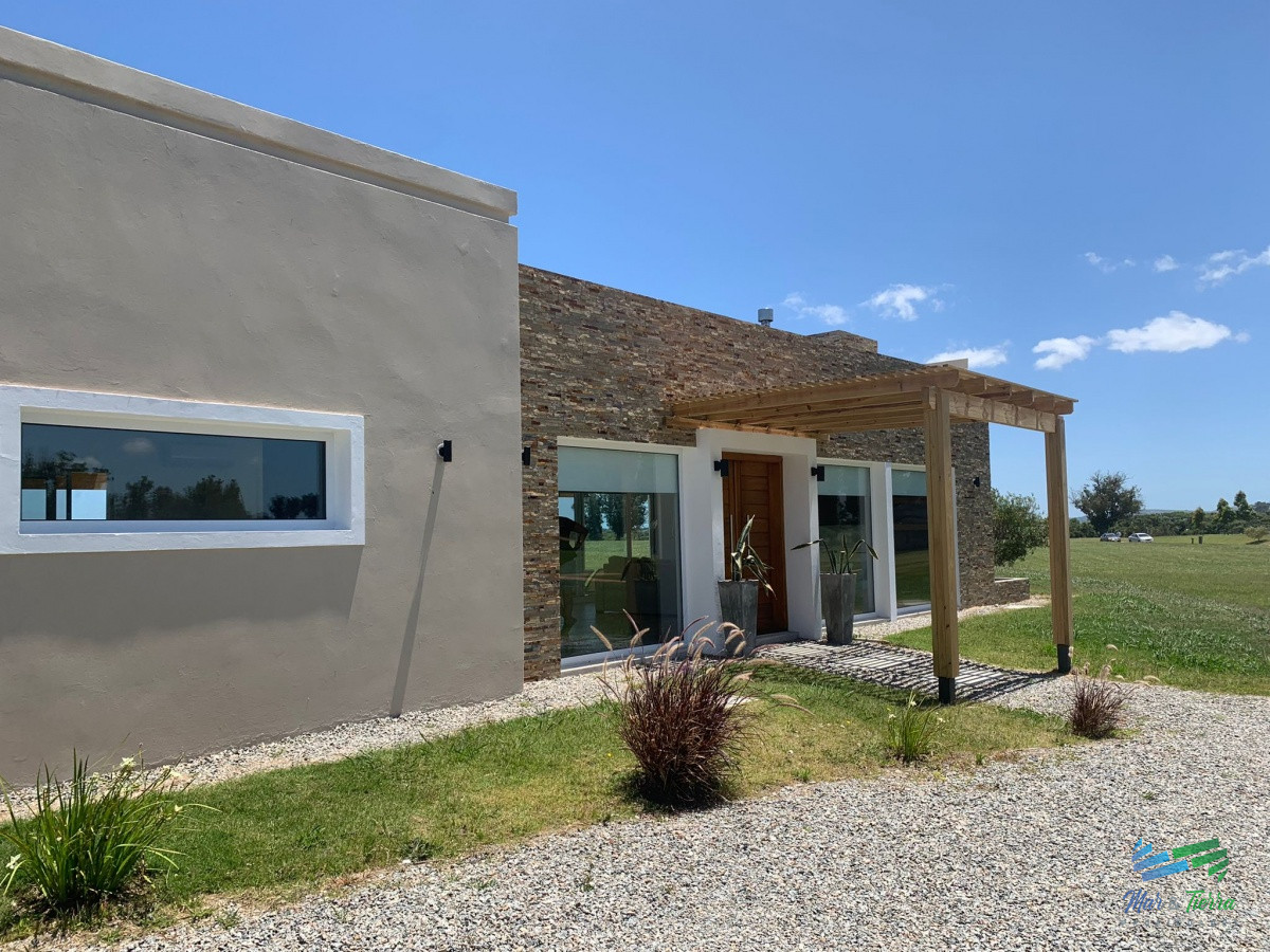 Casa ID.4626 - Moderna casa en El Quijote en venta y alquiler