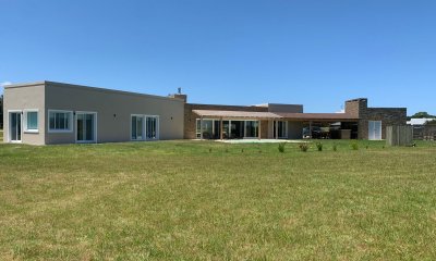 Moderna casa en El Quijote en venta y alquiler