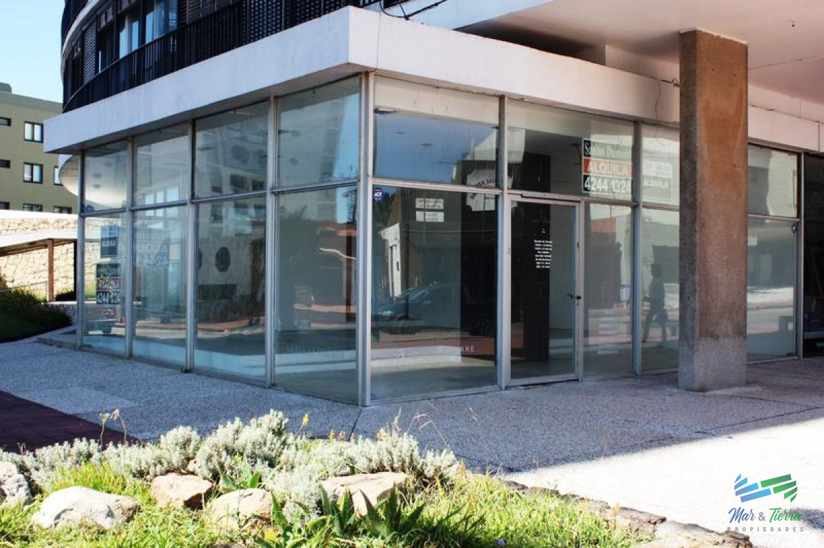Local Comercial ID.3128 - Alquilo local en Peninsula, Punta del Este