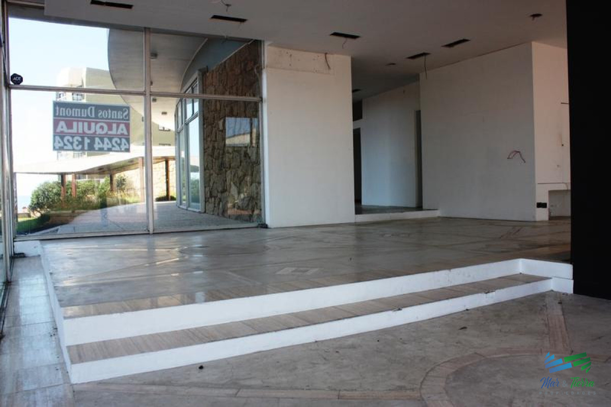 Local Comercial ID.3128 - Alquilo local en Peninsula, Punta del Este