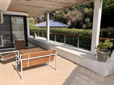 Apartamento en la Brava 3 dormitorios con terraza y cochera - DMC13936A