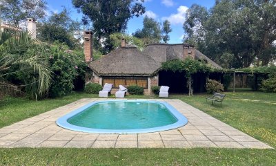 En venta casa en Pinares, a metros del mar.... 3 dormitorios- Punta del Este- Maldonado