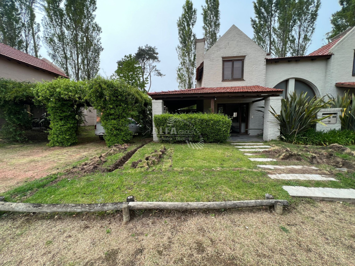 Casa ID.6951 - Casa en Barrio privado con piscina y cancha de tenis
