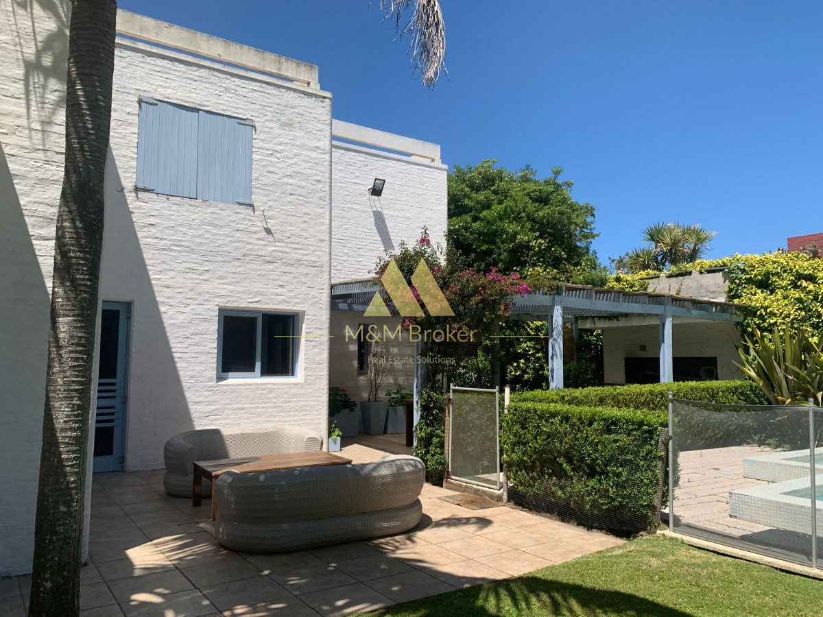 Casa ID.180 - Casa Rincón del Indio 5 dormitorios piscina garage