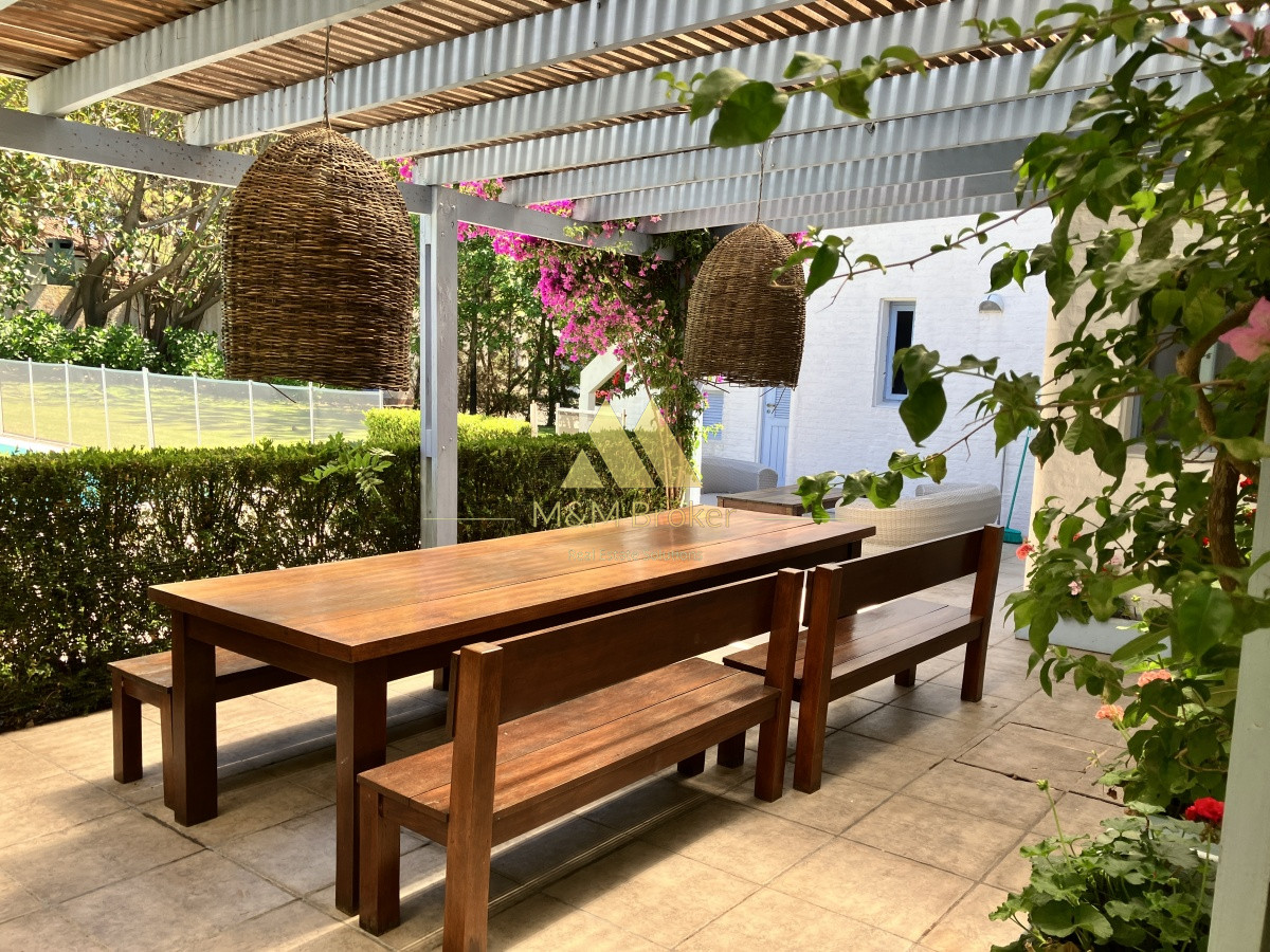 Casa ID.180 - Casa Rincón del Indio 5 dormitorios piscina garage