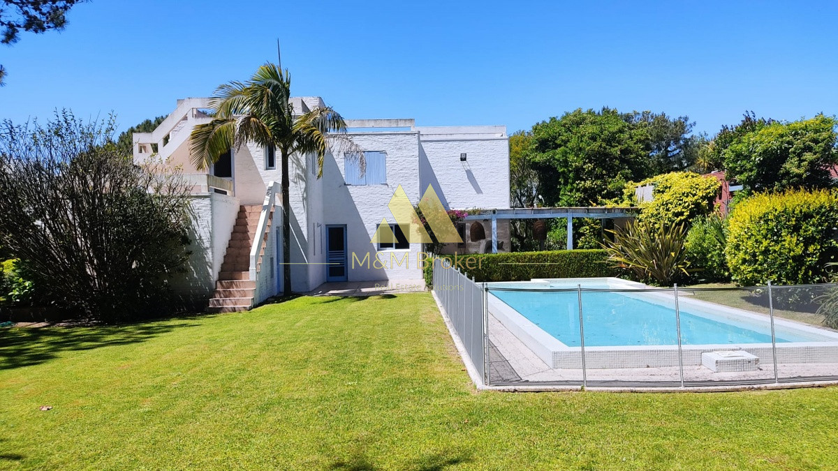 Casa ID.180 - Casa Rincón del Indio 5 dormitorios piscina garage