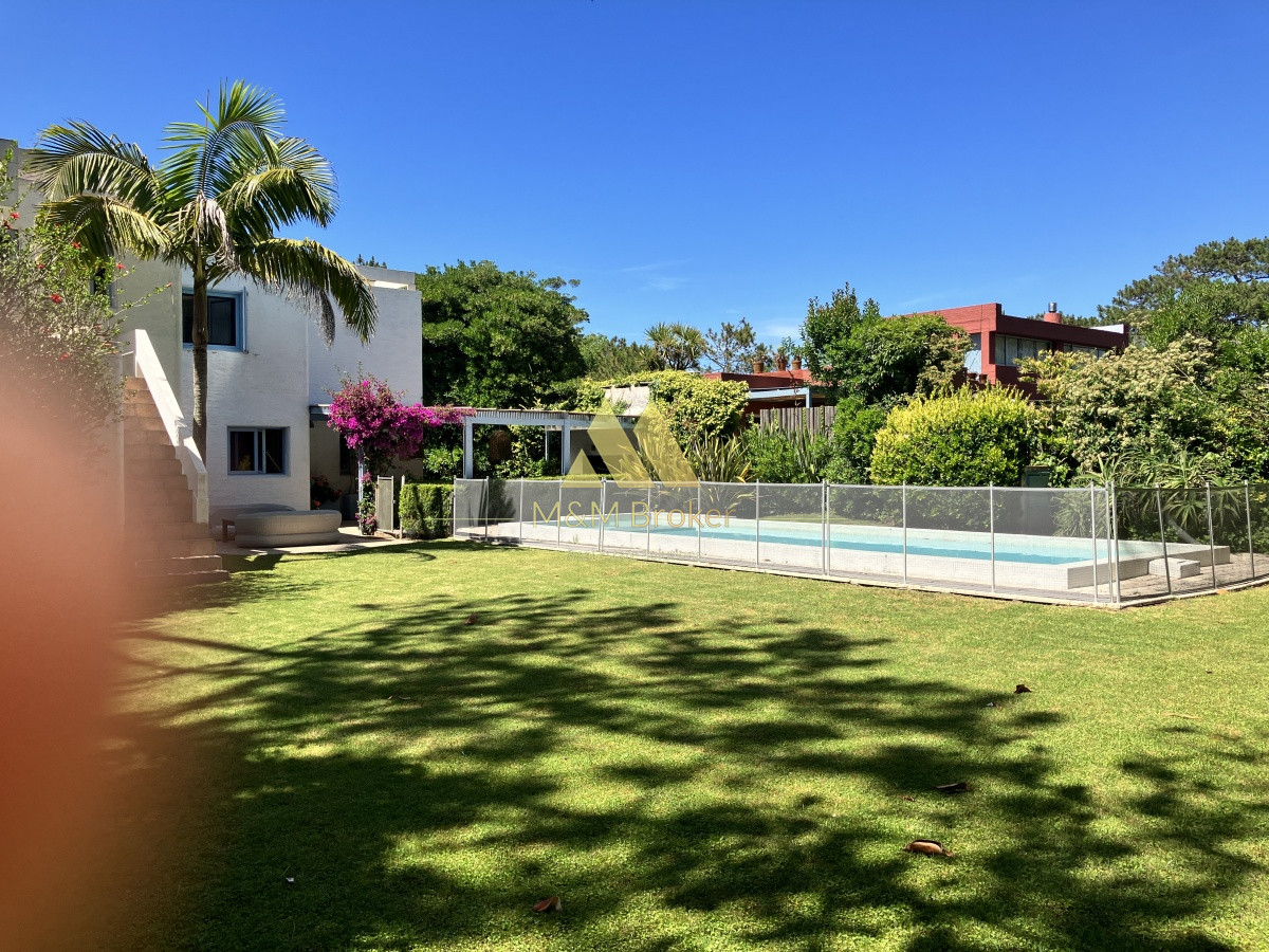 Casa ID.180 - Casa Rincón del Indio 5 dormitorios piscina garage