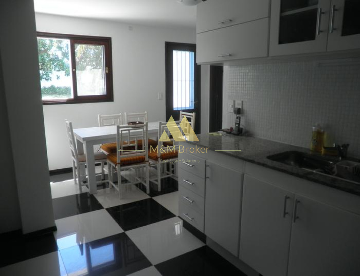 Casa ID.180 - Casa Rincón del Indio 5 dormitorios piscina garage