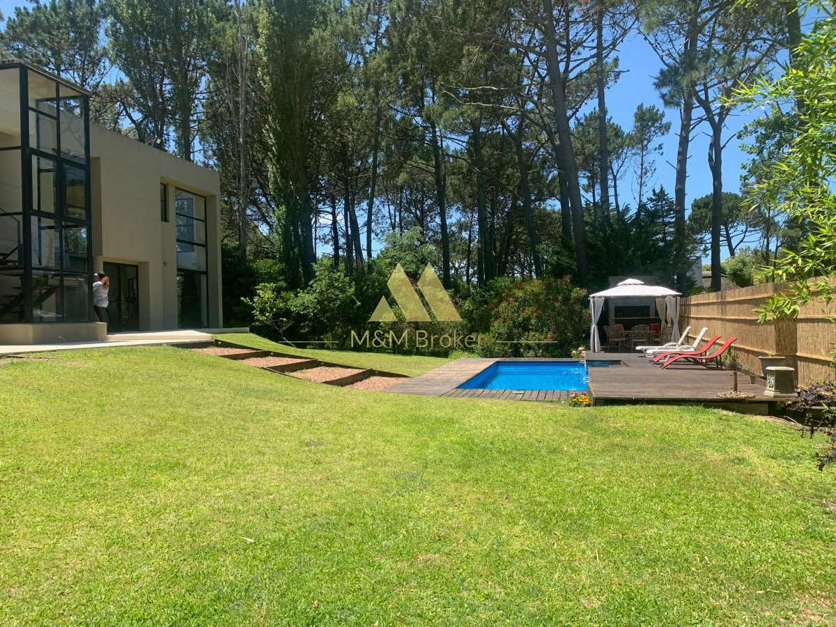 Casa ID.179 - Casa en Rincón del Indio 5 dormitorios con piscina