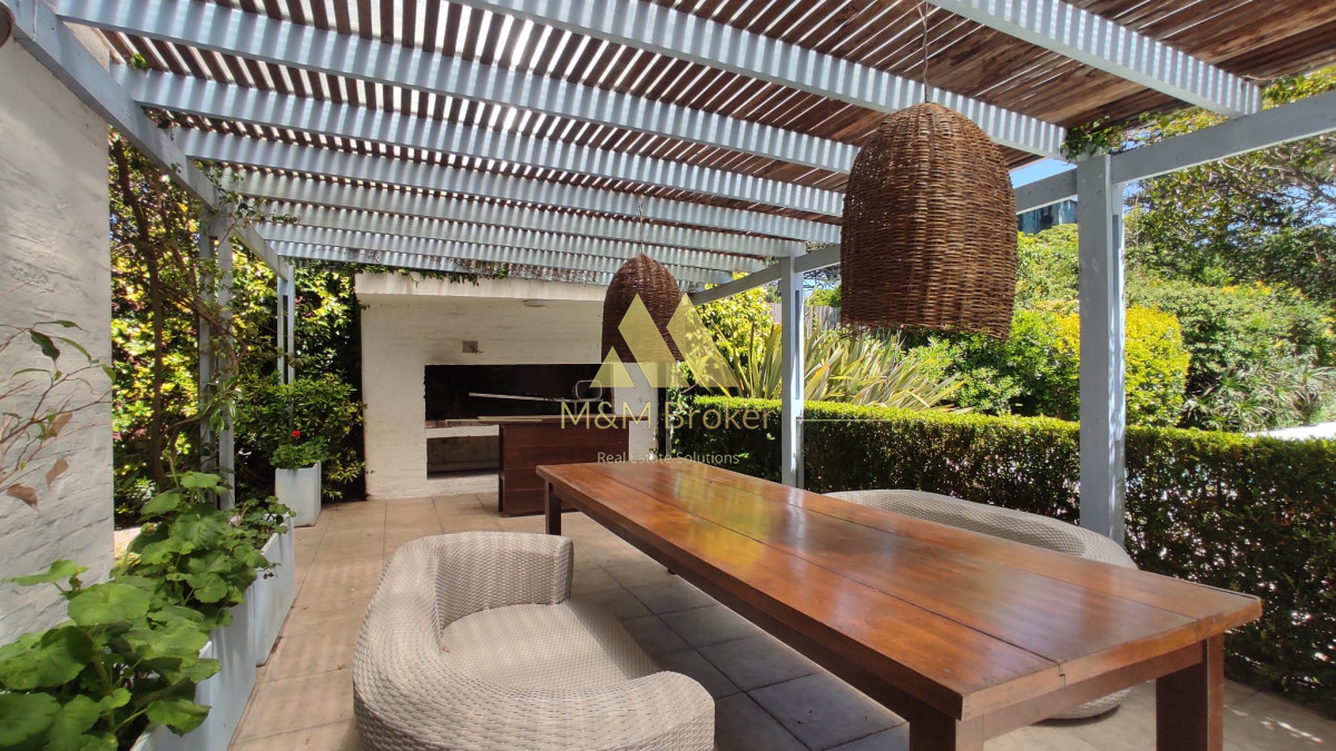 Casa ID.180 - Casa Rincón del Indio 5 dormitorios piscina garage