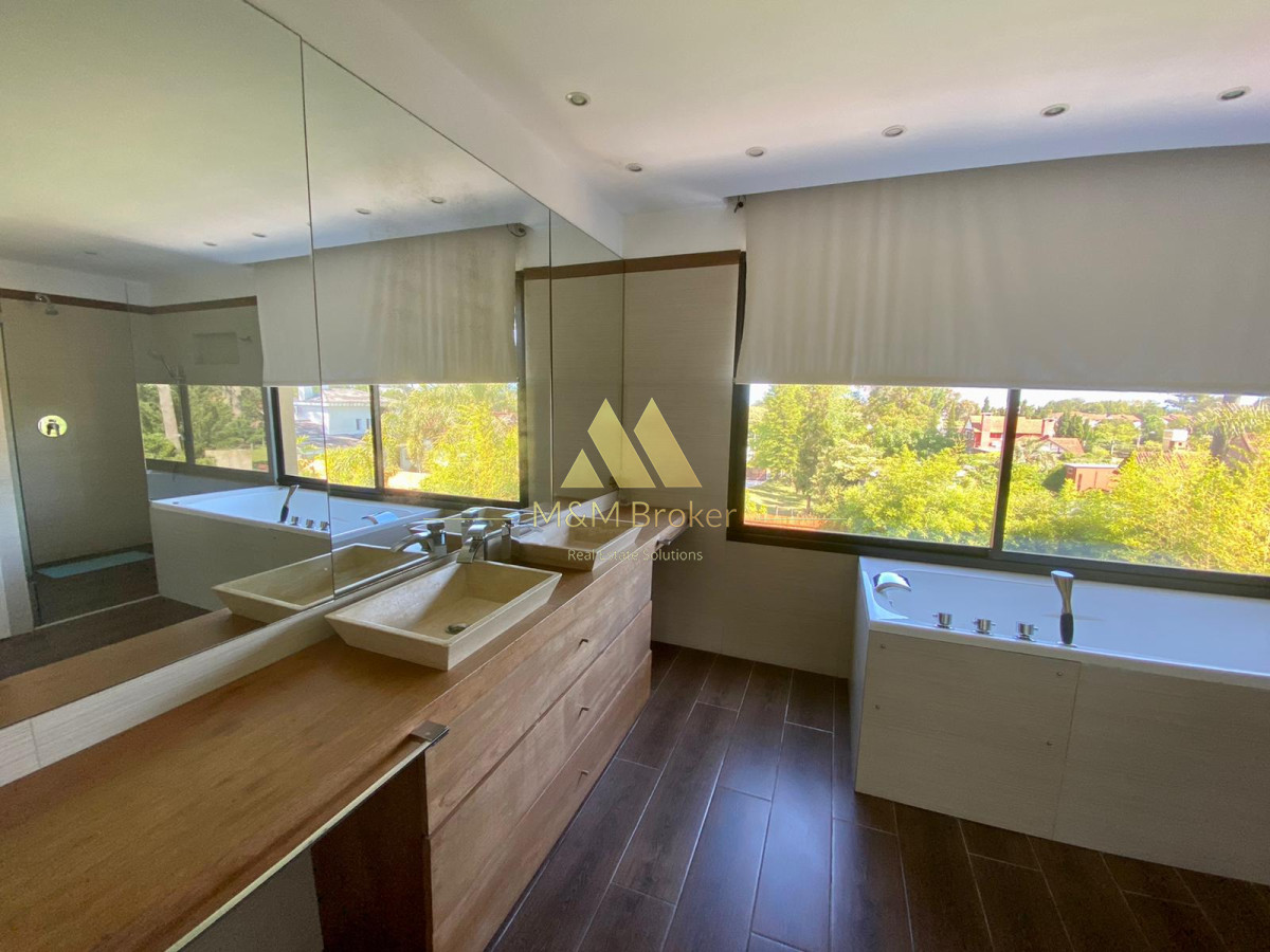 Casa ID.179 - Casa en Rincón del Indio 5 dormitorios con piscina