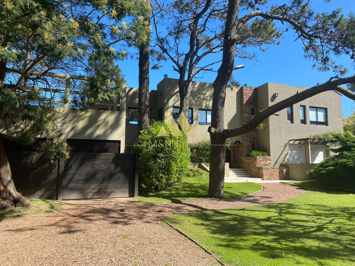 Casa ID.179 - Casa en Rincón del Indio 5 dormitorios con piscina