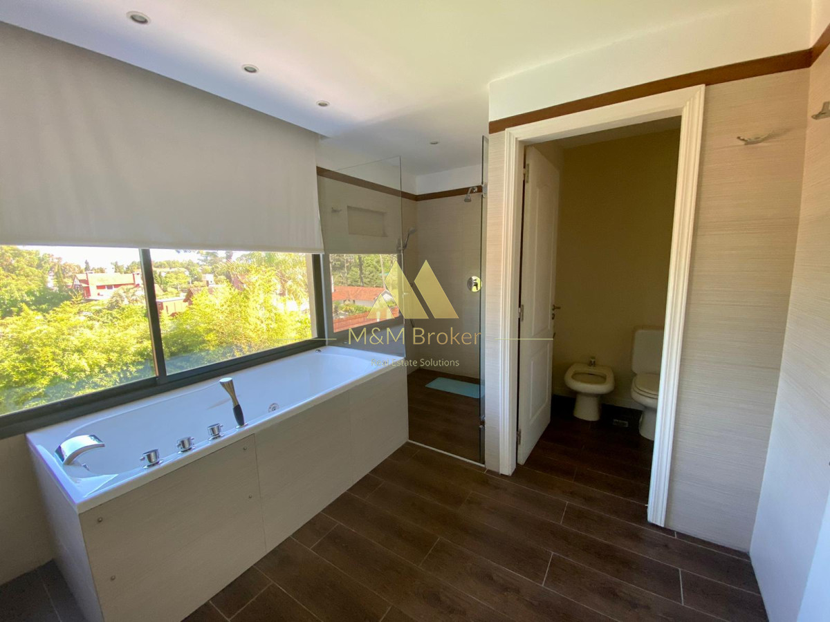 Casa ID.179 - Casa en Rincón del Indio 5 dormitorios con piscina