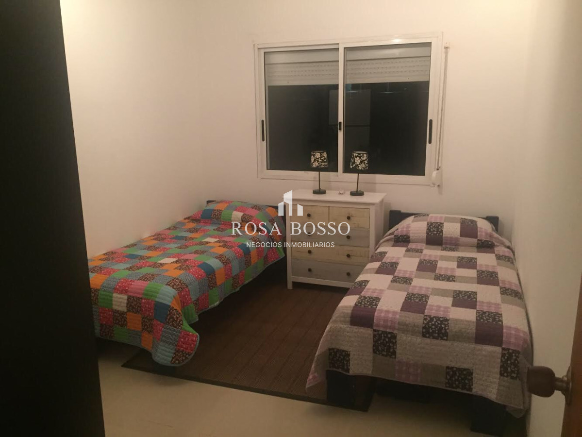 Apartamento ID.9203 - Casa en barrio privado en Jardines de Córdoba 4 dormitorios con parrillero