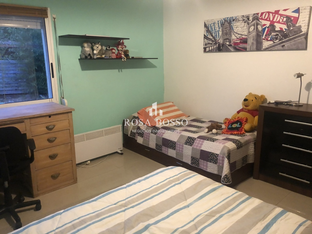 Apartamento ID.9203 - Casa en barrio privado en Jardines de Córdoba 4 dormitorios con parrillero