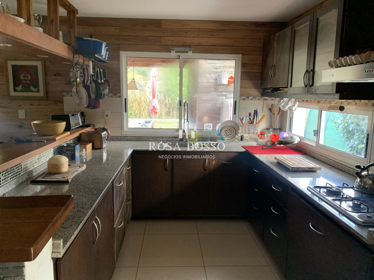 Apartamento ID.9203 - Casa en barrio privado en Jardines de Córdoba 4 dormitorios con parrillero