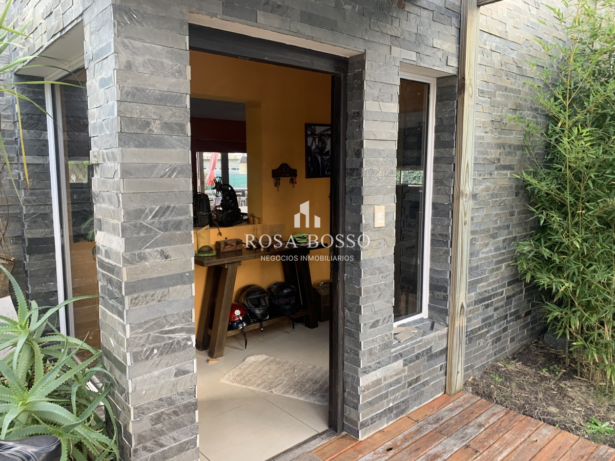 Apartamento ID.9203 - Casa en barrio privado en Jardines de Córdoba 4 dormitorios con parrillero